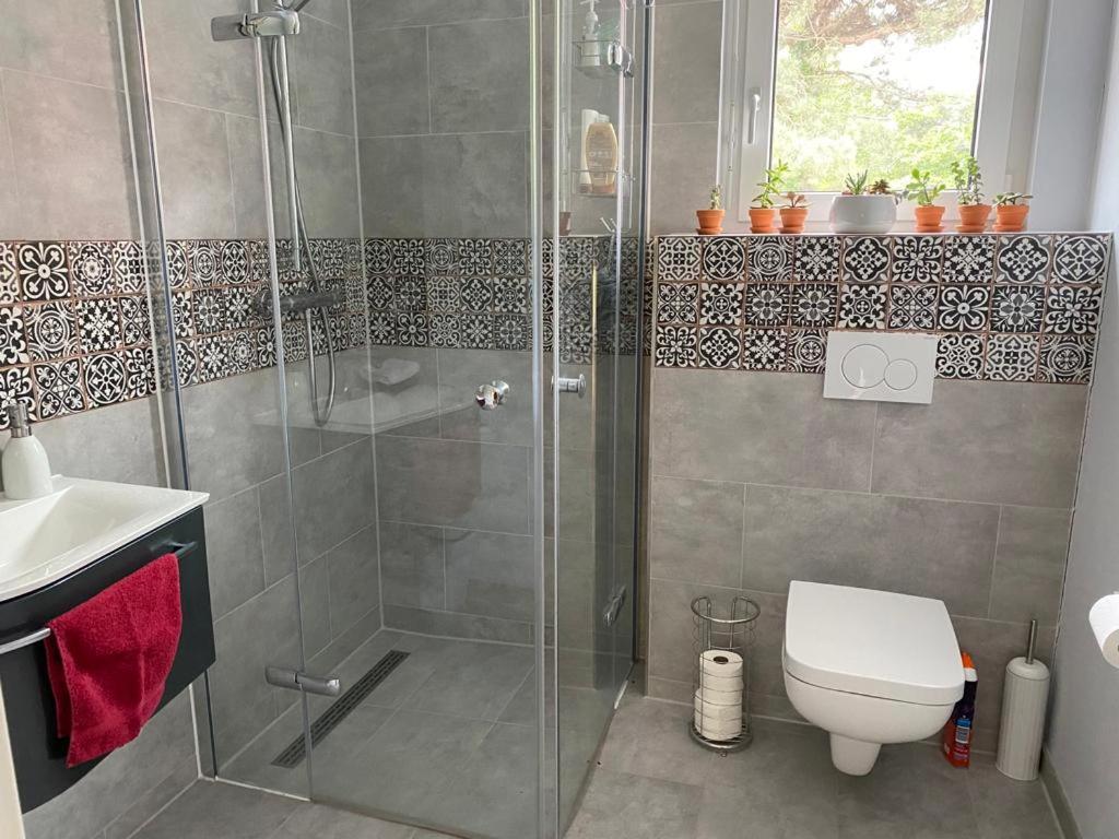 Schönes Privatzimmer Region Hannover Springe Exterior foto